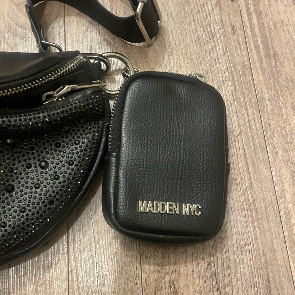 MADDEN NYC Convertible Fanny pack Crossbody Travel bag Black Silver Zip - Picture 3 of 7